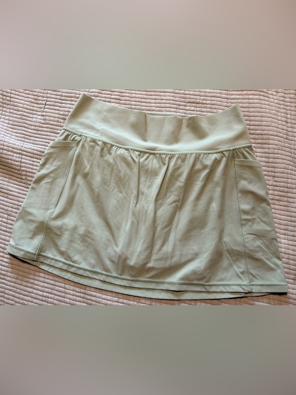 NWOT Athleta sage Green Salutation Stash Pocket Skort Size L